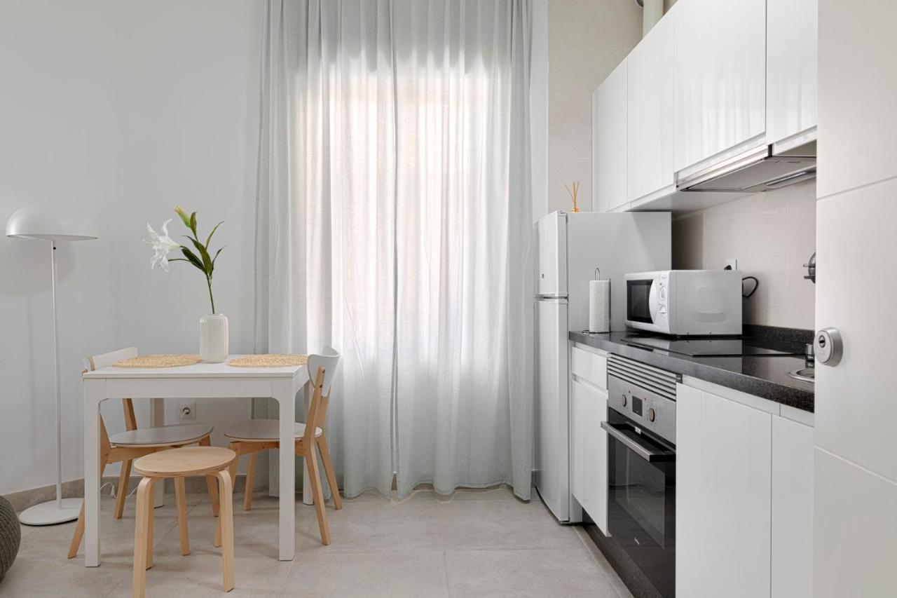 Homeabout Juan De Austria Apartments Malaga Luaran gambar